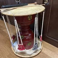 韓国太鼓 チャング、チャンゴ 伝統的な赤い民族楽器 。 杖鼓（チャンゴ）｜コレクション｜民音音楽博物館