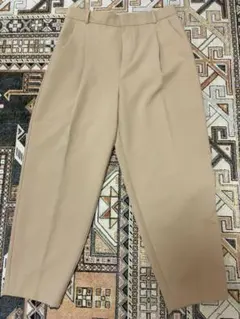 ZARA ベージュパンツ
