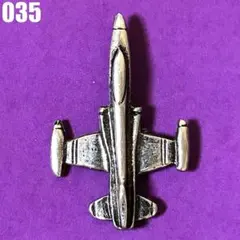 035 ヴィンテージ ピンズ ピンバッジ　戦闘機 立体感有のサムネイル