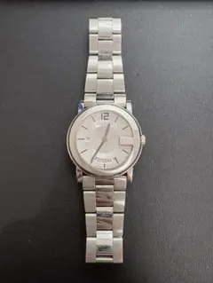 Gucci G-Timeless 腕時計 シルバー クォーツのサムネイル