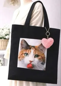 ナ*ン様 猫バッグ　三毛猫　イチゴ　トートバッグ　愛猫とお散歩　大判　ハート付き