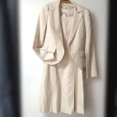 組曲　 アイボリー ジャケット スカート セット　春スーツ　クミキョク　M