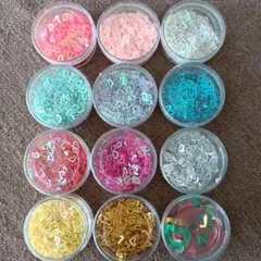 ネイルアート用ハート星パーツセット 12個と、ジュエリーラメホログラム