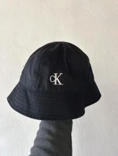 calvin klein カルバンクライン　バケットハット　バケハ　黒　刺繍