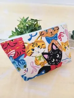 ファスナーポーチ(猫さん大集合アイボリー)