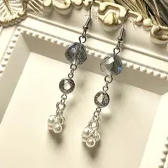 キラキラガラスビーズとシャネルストーンクリスタルピアス