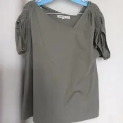 Cutie Blonde 半袖カットソー カーキ Lサイズのサムネイル