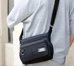 新品　多機能 ブラック ナイロン ショルダーバッグ 大容量　メンズ　レディース