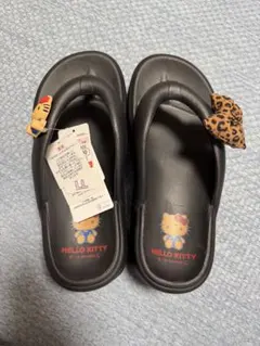しまむら レオパりぼん ハローキティ サンダル LLサイズのサムネイル