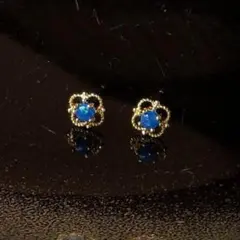 ピアス 花 キラキラ フラワー ブルー オパール 青 級感 シンプル 小さい