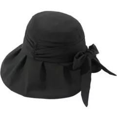 黒いリボン付きバケットハット