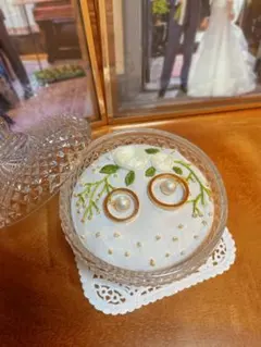 リングピロー ホワイト＆グリーン＆ゴールド　ガラスケース　新品未使用