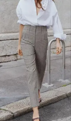 ZARA ギンガムチェック柄 アンクル丈パンツのサムネイル
