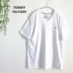 トミーヒルフィガー　ホワイト Vネック Tシャツ　爽やか　大人カジュアル