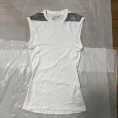 美品adidas techfit アディダス　ノースリーブ　アンダーシャツ白S
