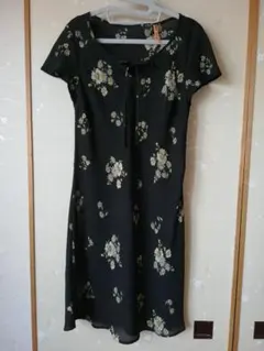 Do！family ミニワンピース　黒　花柄