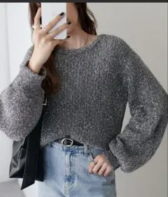 ラメフェザーヤーンクルーネックニット