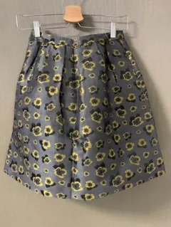 ひざ丈フレアスカート　花柄のサムネイル