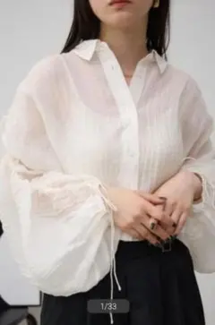 AZUL by MOUSSY ギャザーデザインクロップドシアーシャツのサムネイル