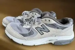 ニューバランス　スニーカー