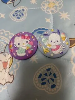 サンリオ　刺繍缶バッチ　ポチャッコ　キティ