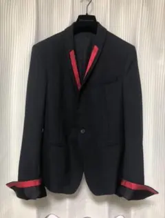 Mr.Children桜井着ヒカリノアトリエ赤ラペルブレザーのサムネイル