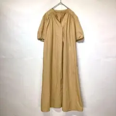 ルスーク 半袖ロングワンピース ベージュ Vネック フレア 体型カバー b43
