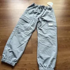 新品　キッズ カーゴパンツ ライトブルー 140 裏起毛
