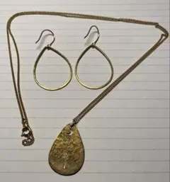 真鍮のピアスとネックレスセット