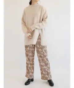 新品　Samansa Mos2 blue 幾何学柄ランダムプリーツパンツ