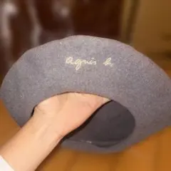 agnes b. ベレー帽 水色 刺繍ロゴのサムネイル