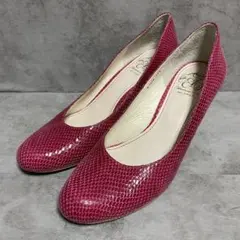 【アカクラ】（24.5）パンプス 型押しエナメル ラウンドトゥ ピンク