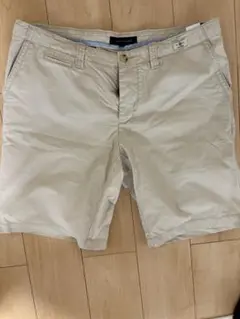 TOMMY HILFIGER ベージュショートパンツ 36
