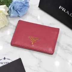 PRADA　美品　カードケース　ロゴ金具　サフィアーノレザー　ピンク