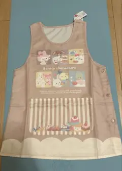 保育士　キャラクターエプロン　新品•未使用