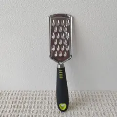 チーズグレーター ステンレス鋼 チーズおろし器 ハンドル付 太い千切りのサムネイル