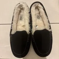 UGG モカシン ブラック 24cm - メルカリ