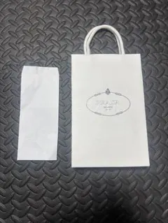 PRADA ショッパー袋 ホワイト 小型