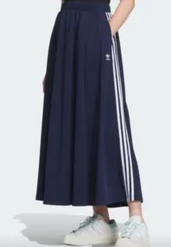 adidasアディダスオリジナルス フレアスカート ネイビー 3ストライプのサムネイル