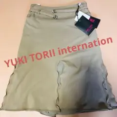 ユキトリイinternation ベージュ ビジュー付ベルトデザイン スカートのサムネイル
