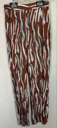 LAATO ワイドストレートパンツ