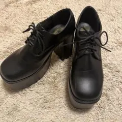 ラブハンター　レースアップ厚底シューズ