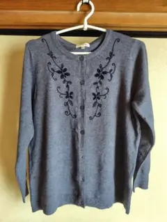 新品タグ付き♥️着楽美★レディース刺繍入りカーディガン