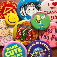 60's ヴィンテージ　缶バッジ　スヌーピー　ハピネス　レッドバロン　ヒッピー 60's ヴィンテージ 缶バッジ スヌーピー ハピネス レッドバロン