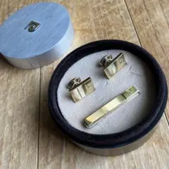 Pierre Cardin ネクタイピン カフスセット ゴールド ケースなしのサムネイル