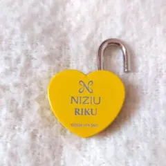 NiziU リク ハートロック 梅田スカイビルのサムネイル
