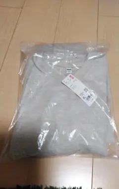 ユニクロ　ソフトニットフリースVネックT