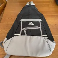 adidas スリングバッグ
