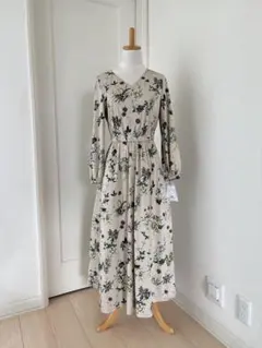 AIMER 新品未使用タグ付フラワープリント 長袖ロングワンピース