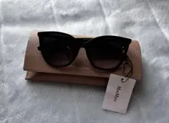 MaxMara サングラス ブラック ケース付きのサムネイル